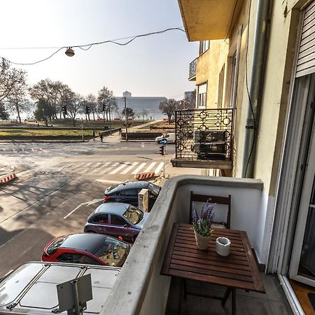 Bright & Spacious Riverside Apartment With Balcony Budapest Exteriör bild