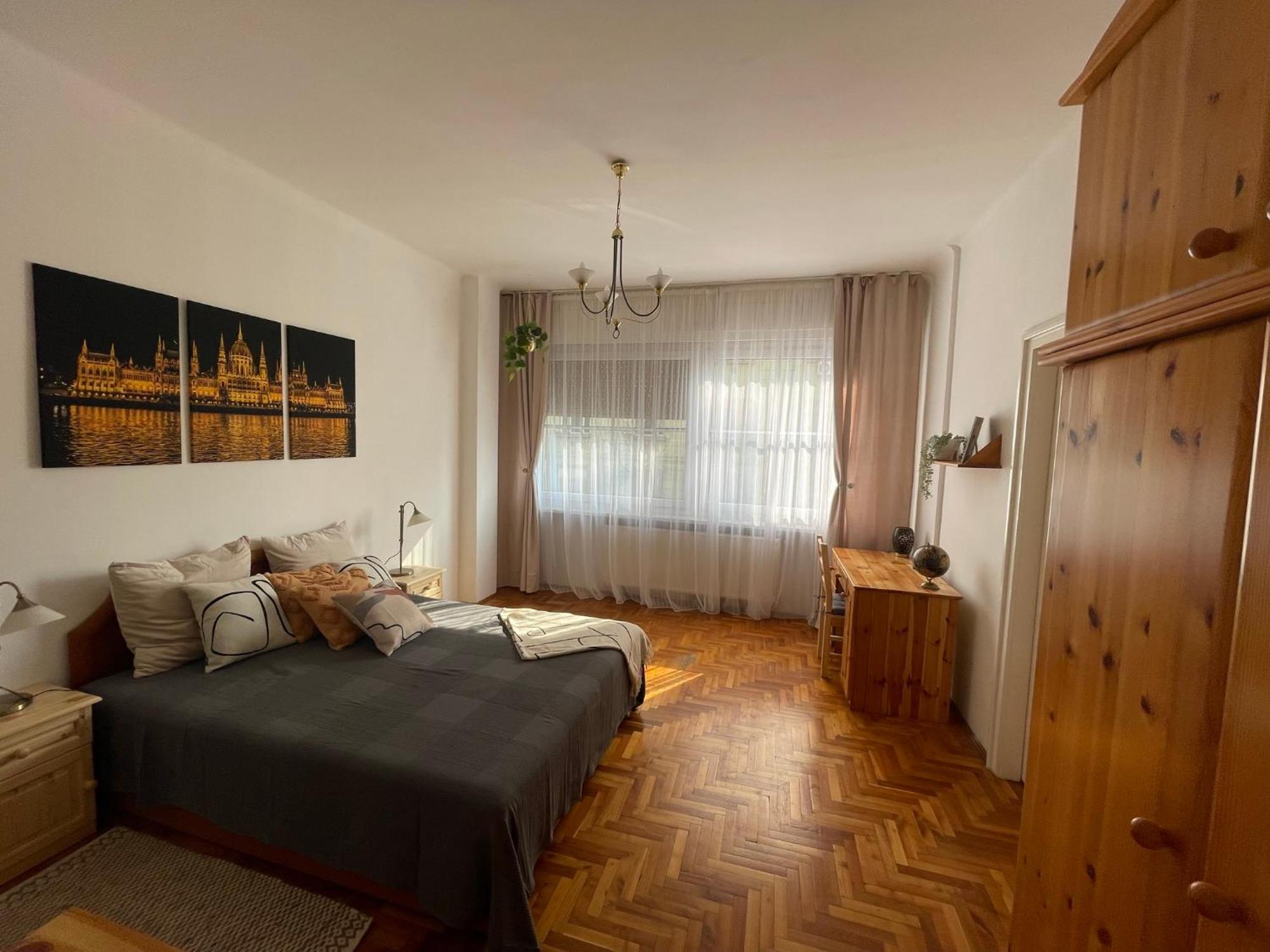 Bright & Spacious Riverside Apartment With Balcony Budapest Exteriör bild