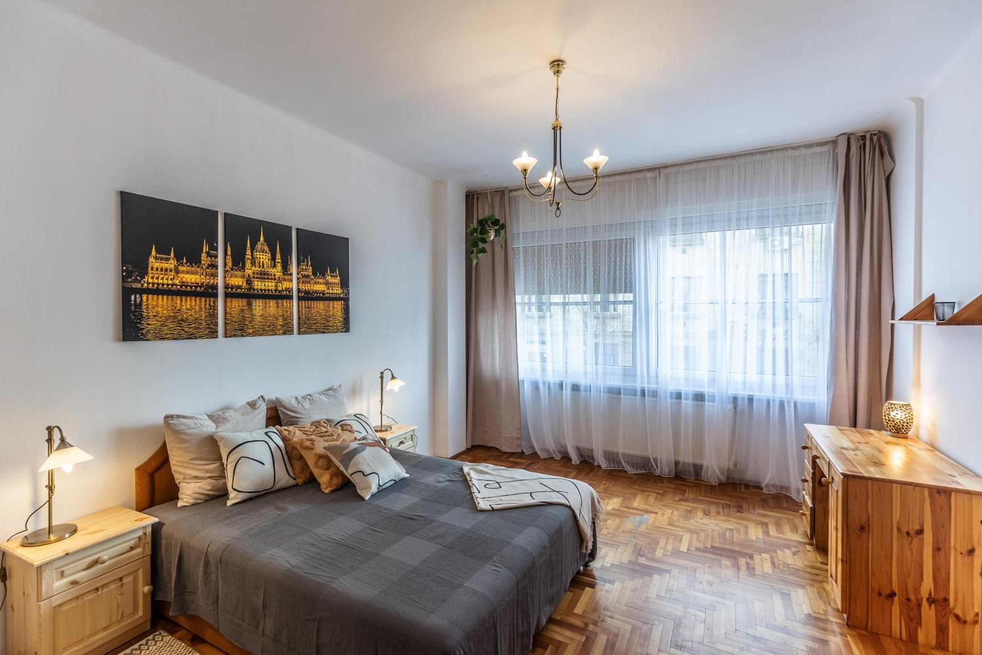 Bright & Spacious Riverside Apartment With Balcony Budapest Exteriör bild