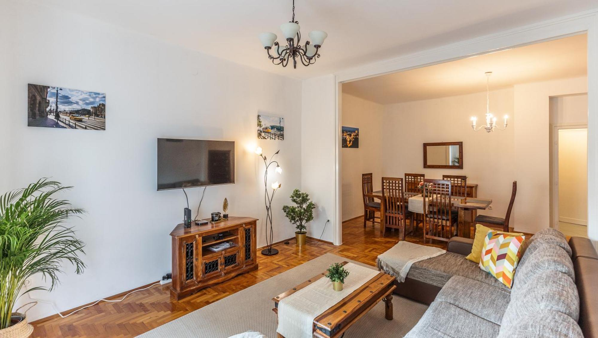 Bright & Spacious Riverside Apartment With Balcony Budapest Exteriör bild