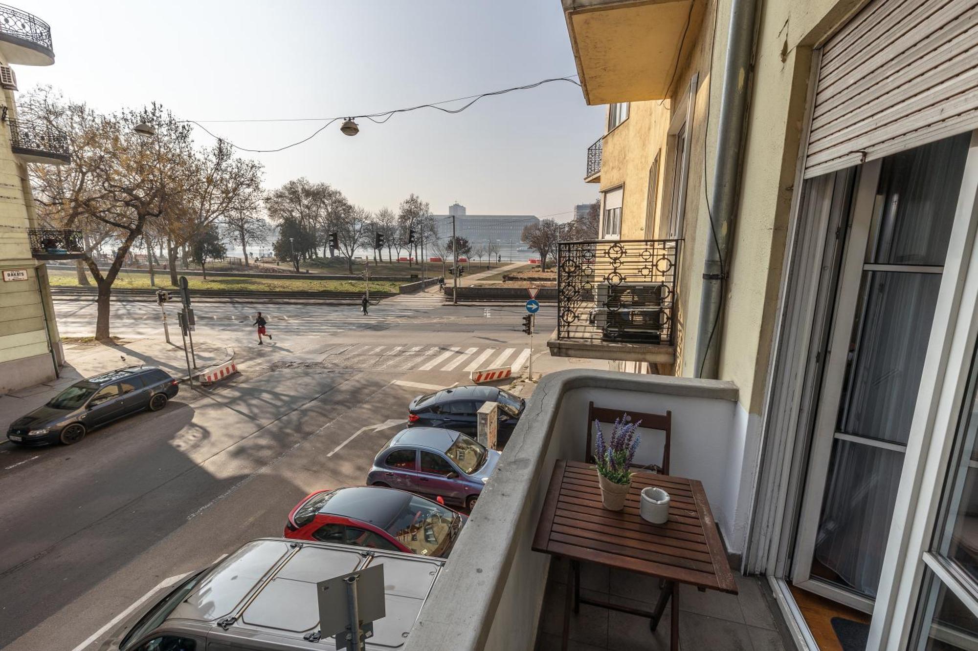 Bright & Spacious Riverside Apartment With Balcony Budapest Exteriör bild